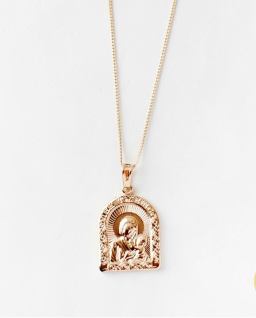 reliquia mary necklace